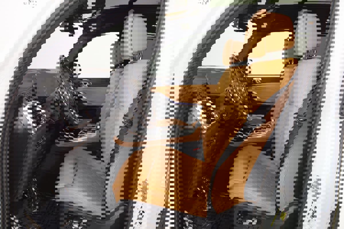 Used 2023 BMW X7 xDrive40i w/ M Sport Package image 12