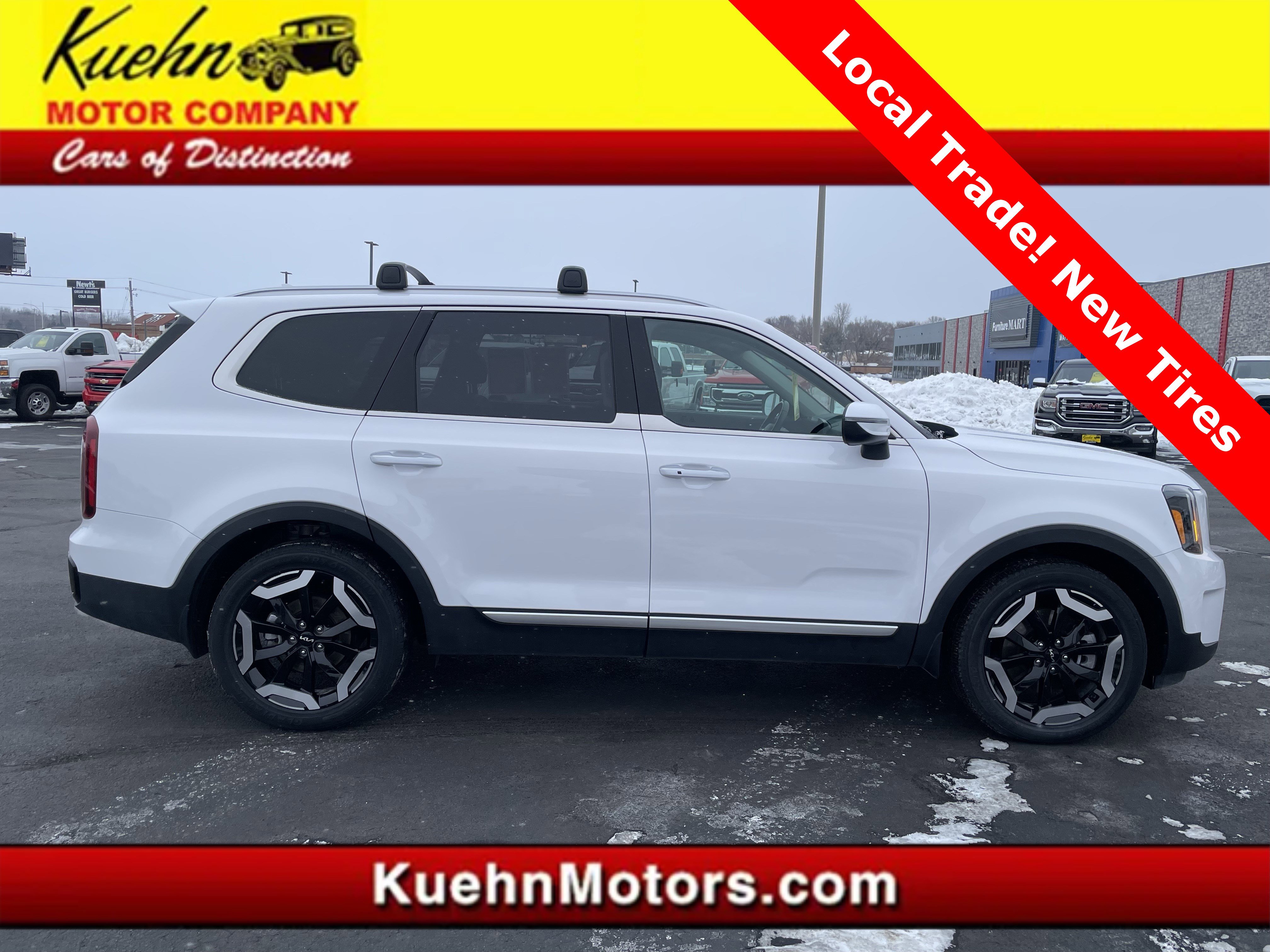 Used 2024 Kia Telluride S w/ S Sunroof Package