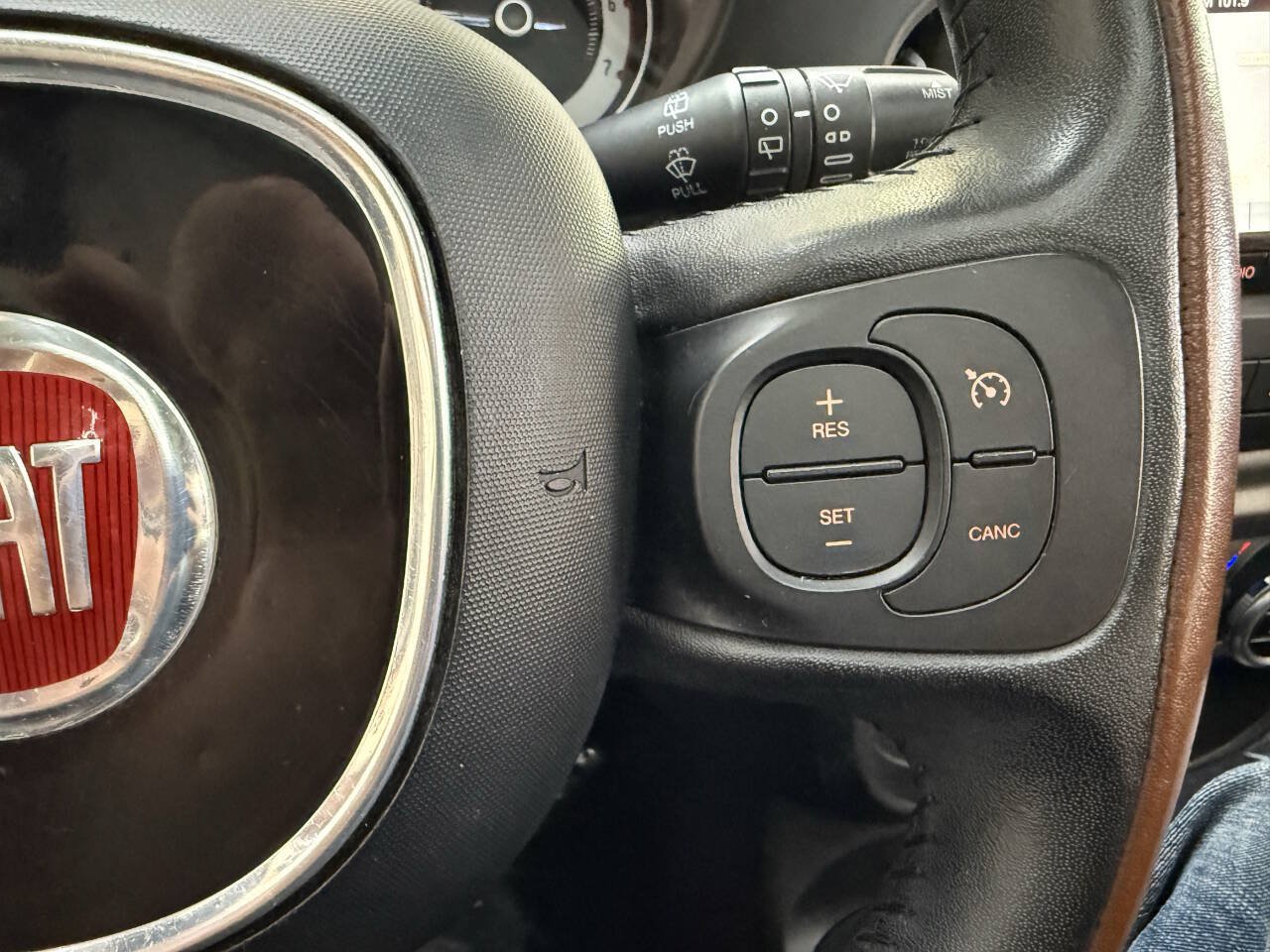 Used 2016 FIAT 500L Trekking FWD image 25