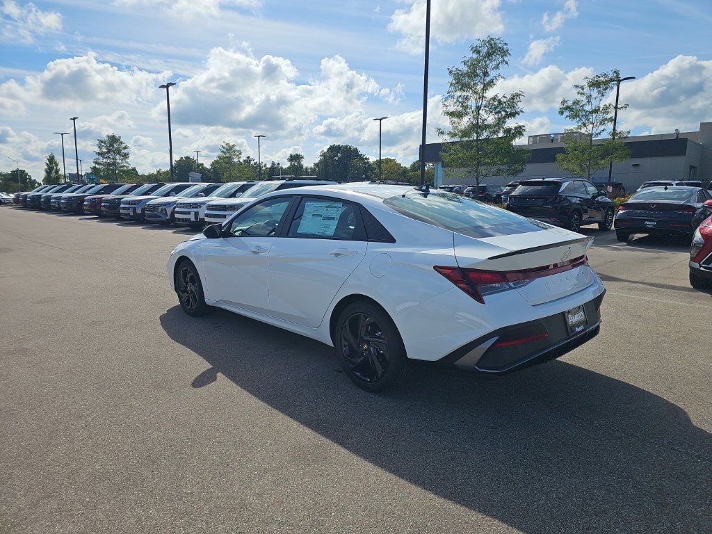 New 2026 Hyundai Elantra SEL Sport FWD image 3