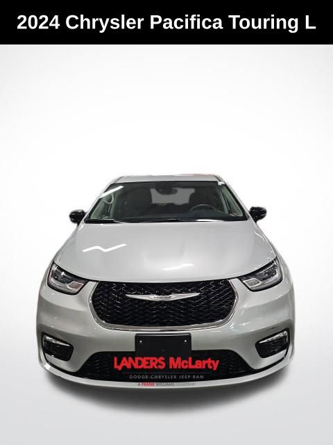 Used 2024 Chrysler Pacifica Touring-L image 3