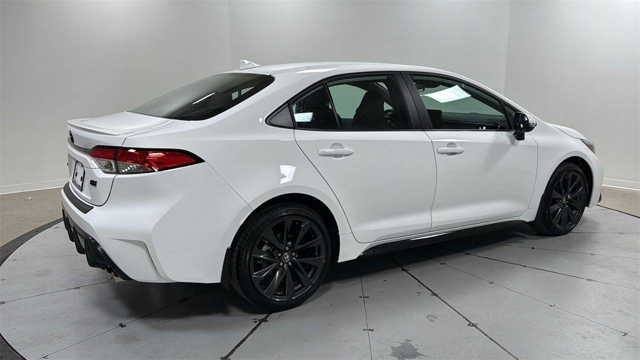 Certified 2025 Toyota Corolla SE image 5