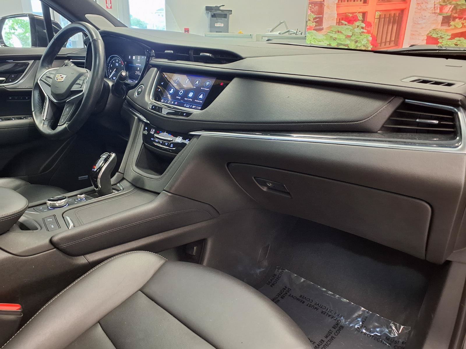Certified 2023 Cadillac XT5 Premium Luxury w/ Technology Package AWD/4WD image 9