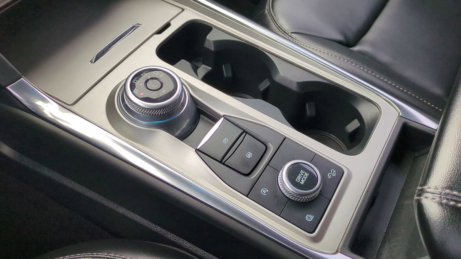 Certified 2021 Ford Explorer XLT w/ Equipment Group 202A image 37