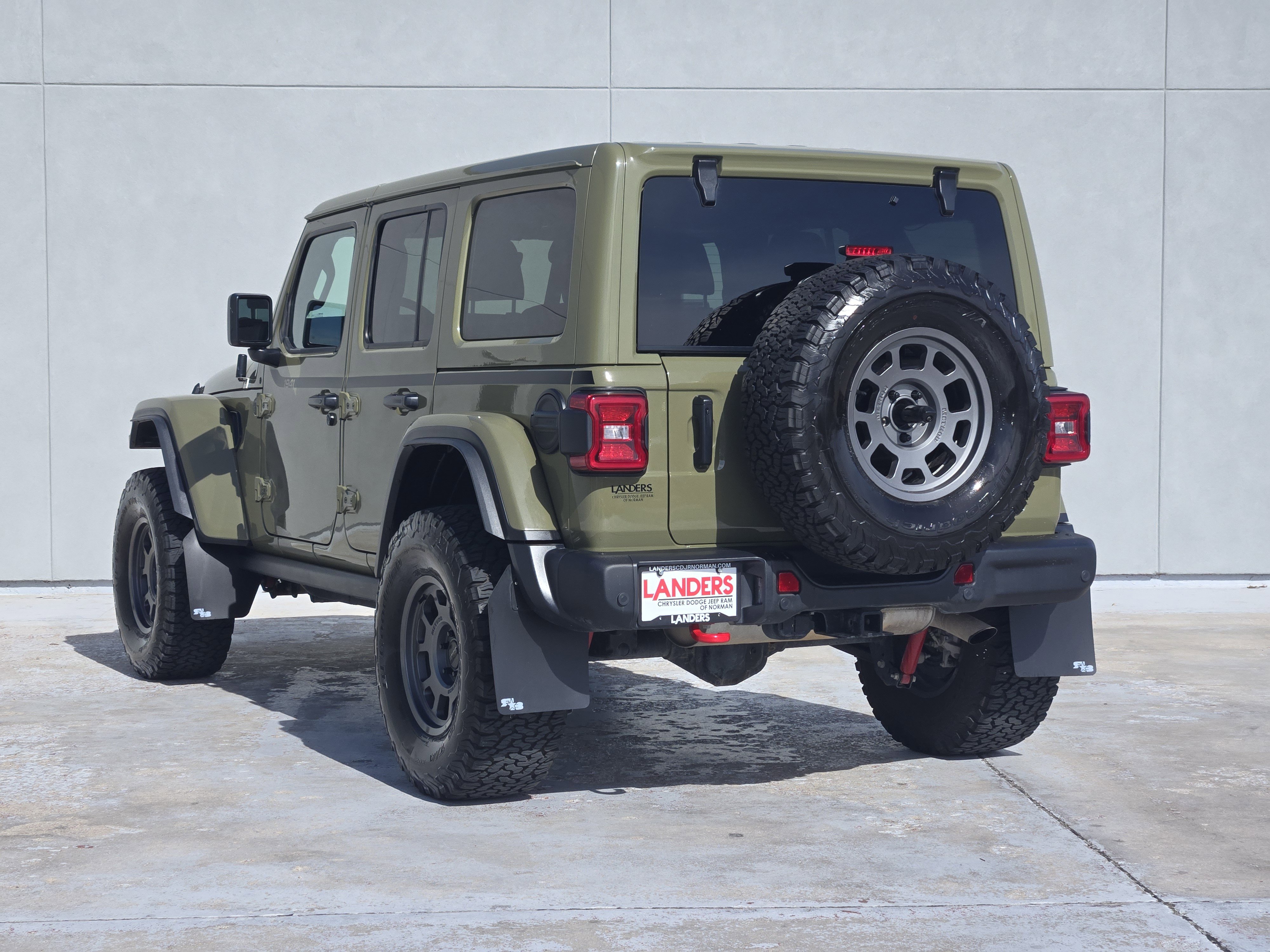 Used 2025 Jeep Wrangler Unlimited Rubicon AWD/4WD image 6