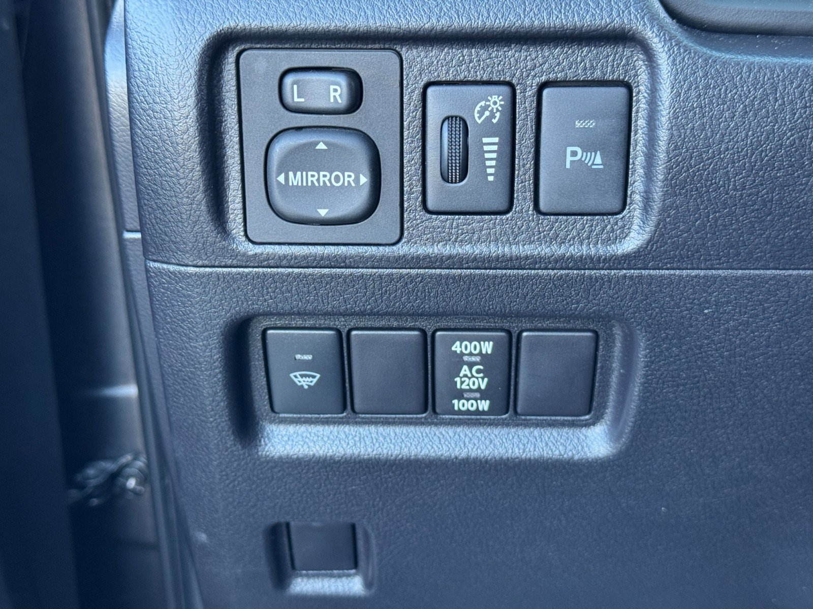 Used 2016 Toyota 4Runner Limited AWD/4WD image 17