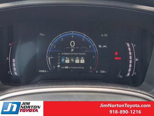 Used 2025 Toyota Corolla SE w/ SE Premium Package FWD image 17