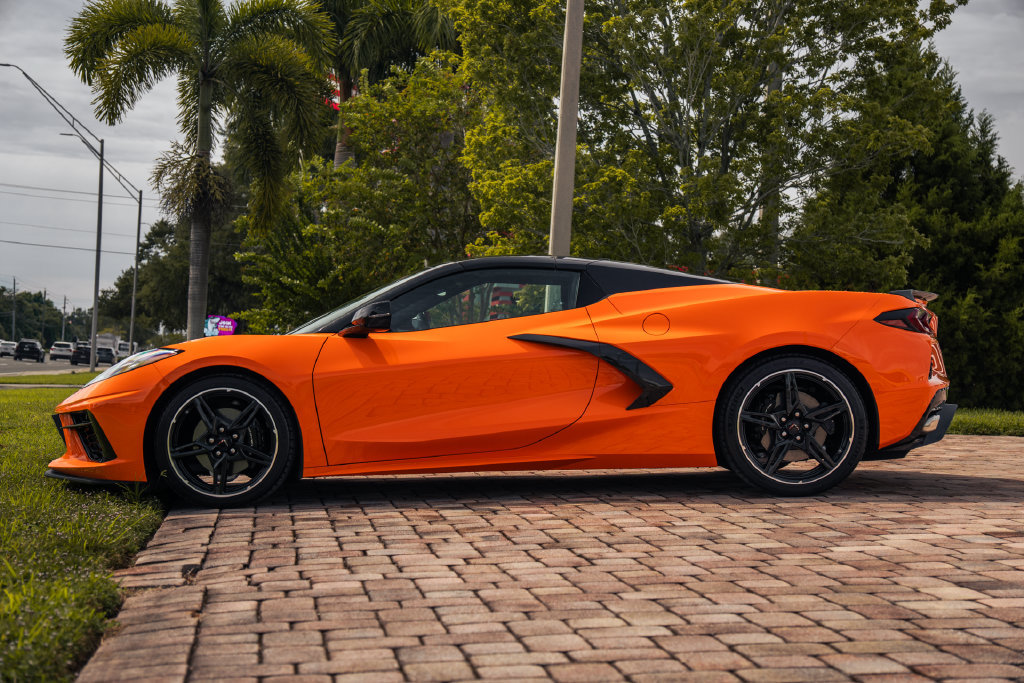 Used 2024 Chevrolet Corvette Stingray Preferred Conv w/ Battery Protection Package RWD image 2