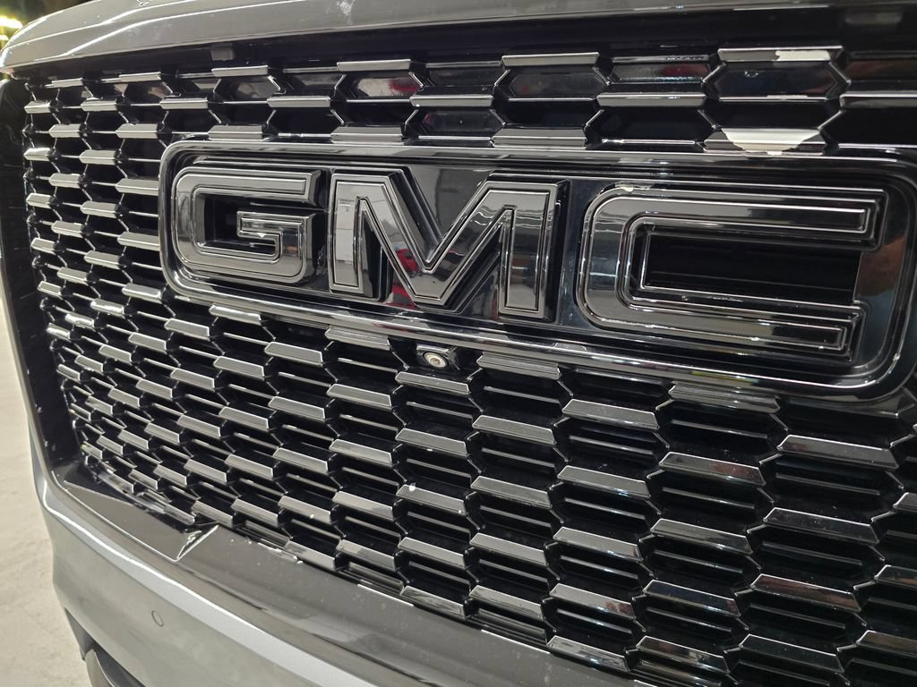 Used 2021 GMC Yukon Denali AWD/4WD image 9