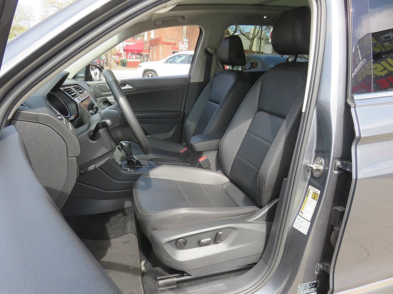 Used 2020 Volkswagen Tiguan S FWD image 10