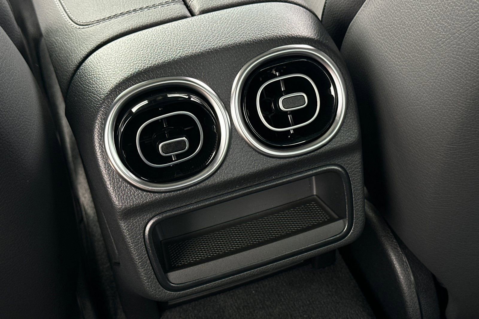 New 2025 Mercedes-Benz C 300 Sedan image 25