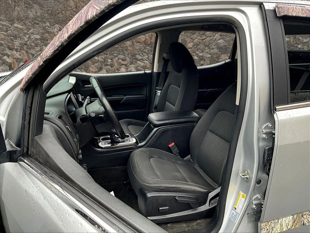 Used 2015 GMC Canyon SLE image 21