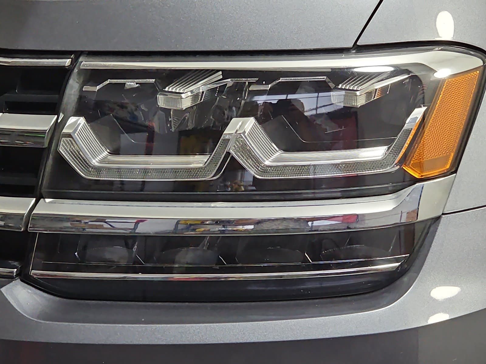 Used 2020 Volkswagen Atlas SEL R-Line AWD/4WD image 25
