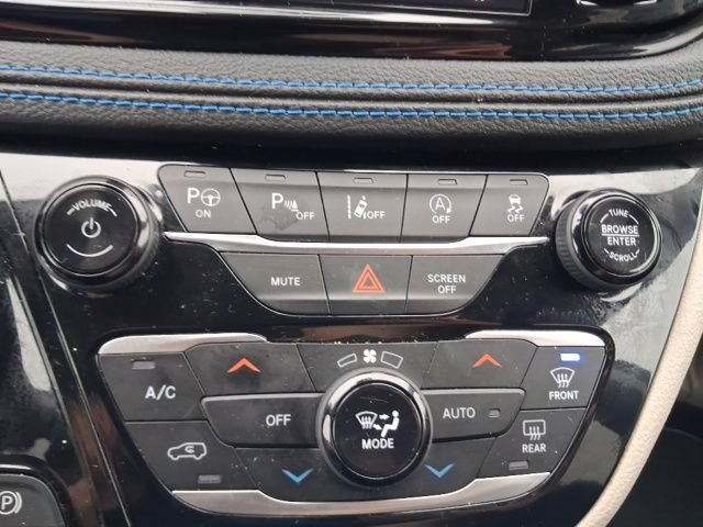 Used 2021 Chrysler Pacifica Touring-L w/ Premium & Safety Sphere Group FWD image 15