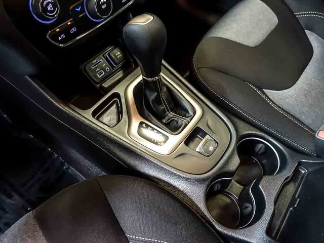 Used 2016 Jeep Cherokee Sport w/ Cold Weather Group FWD image 23