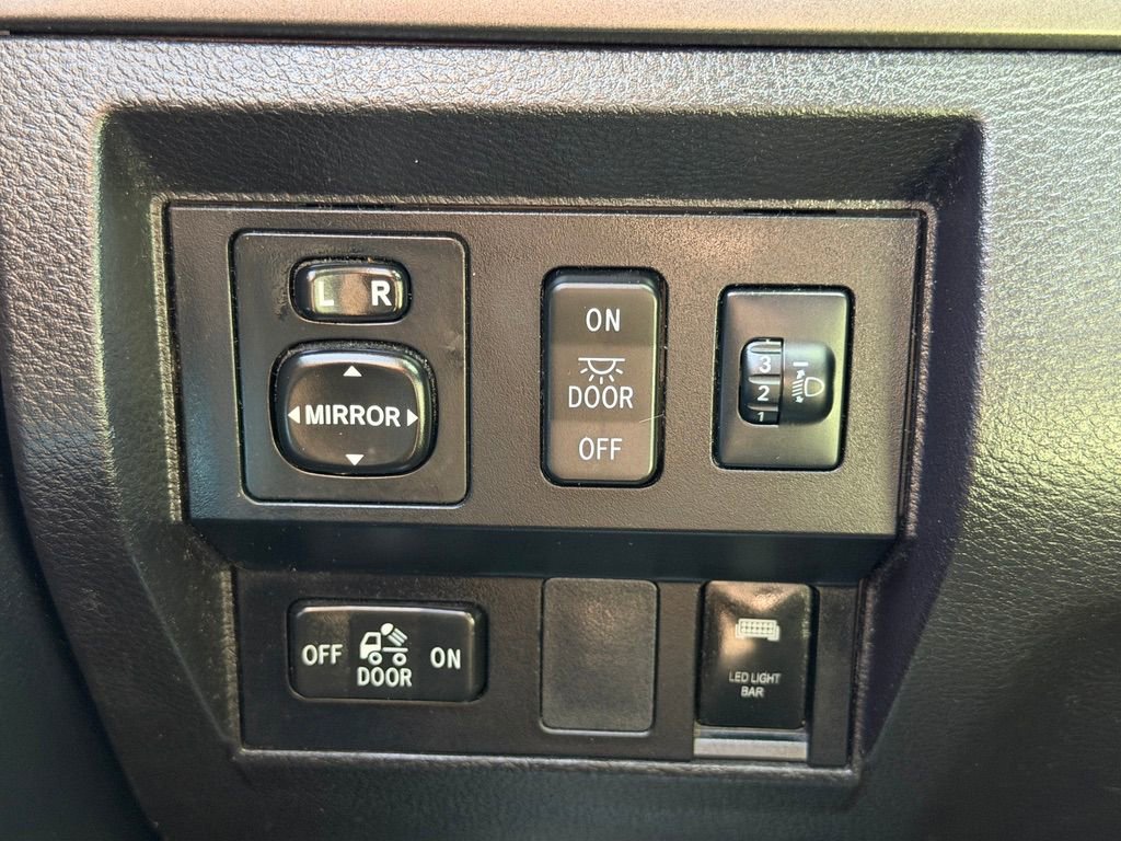 Used 2015 Toyota Tundra SR5 w/ TRD Off Road Package AWD/4WD image 40