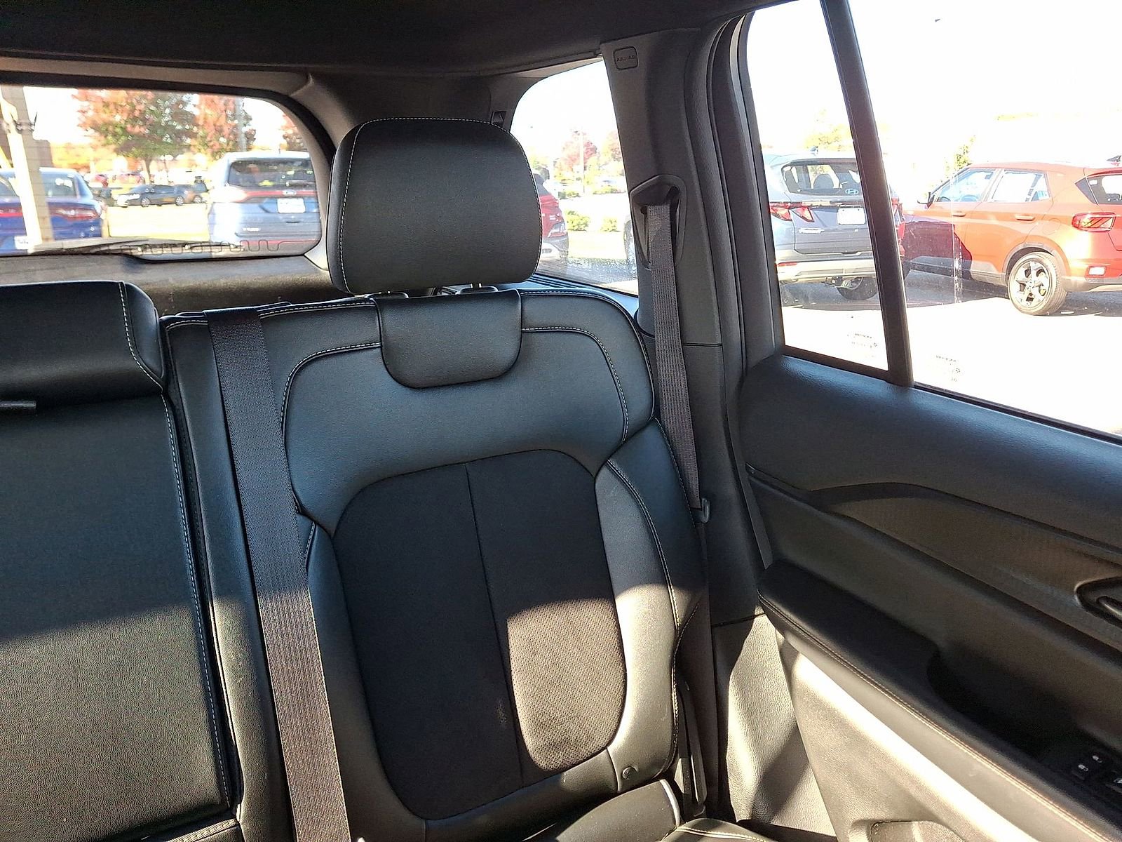 Used 2023 Jeep Grand Cherokee Altitude image 14