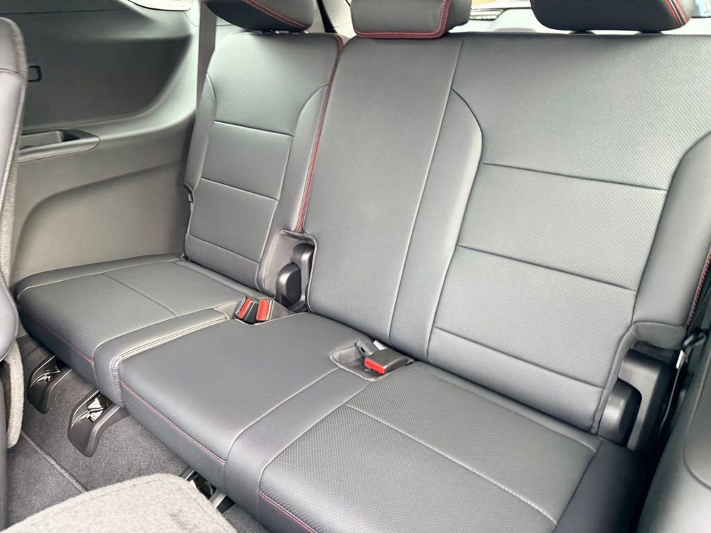New 2026 Chevrolet Traverse RS w/ LPO, Floor Liner Package image 34