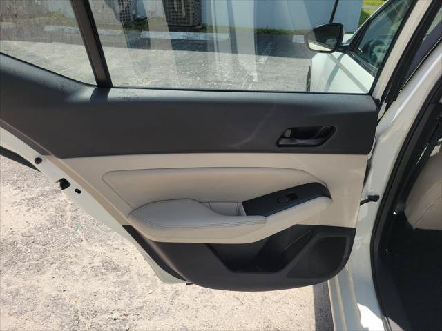 Used 2024 Nissan Altima 2.5 SV FWD image 16