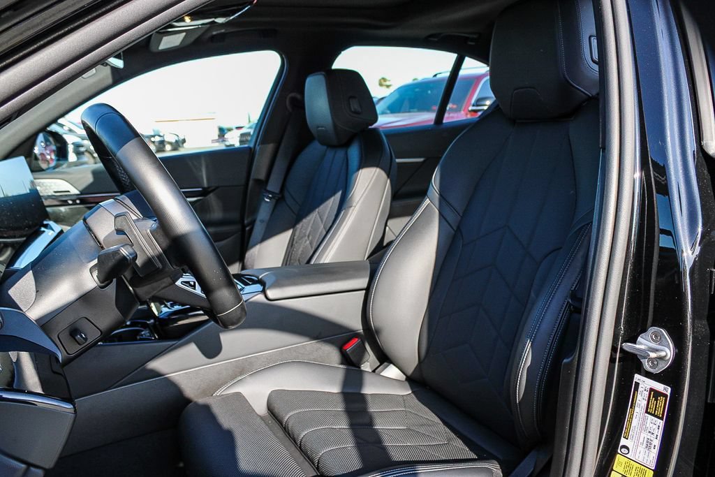 Used 2024 BMW i5 eDrive40i w/ M Sport Package RWD image 18