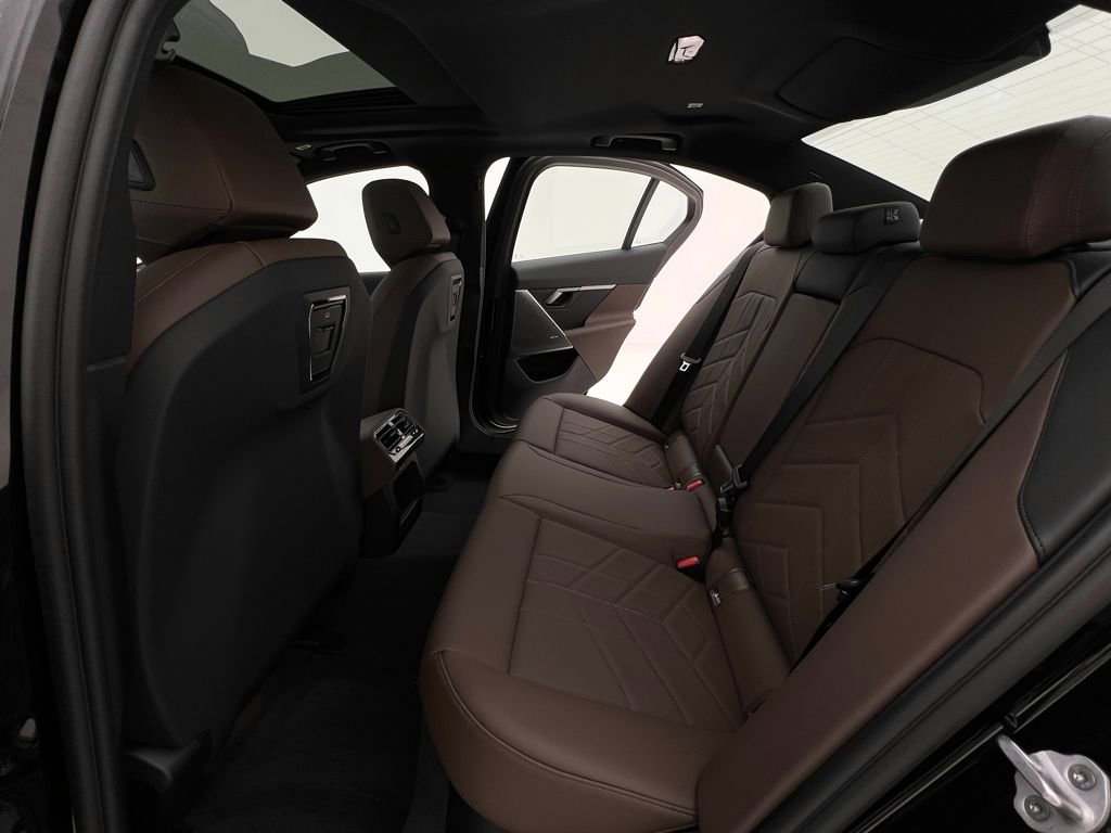 New 2026 BMW 530i xDrive w/ M Sport Package image 10