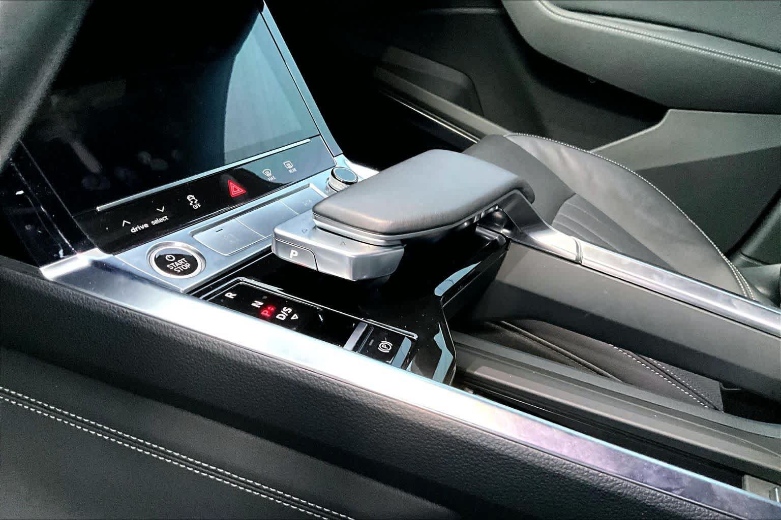 Used 2023 Audi e-tron Premium Plus w/ Premium Plus Package AWD/4WD image 21