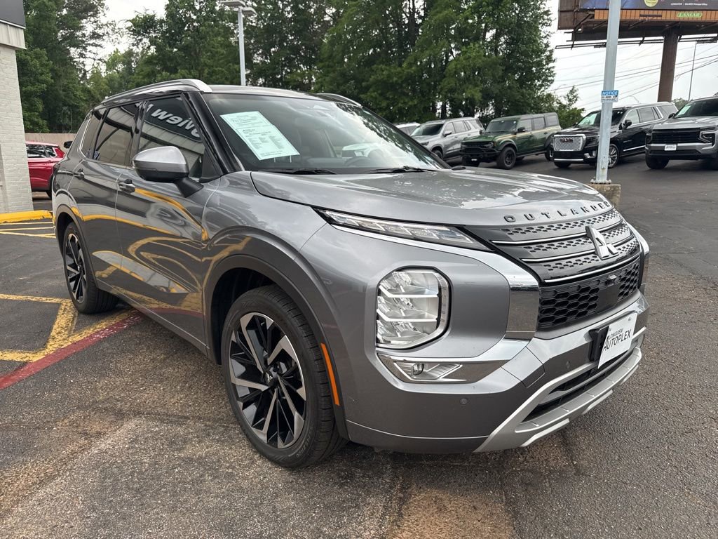 Used 2023 Mitsubishi Outlander SEL FWD image 4