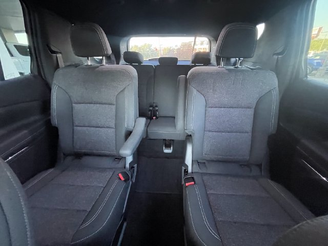 Used 2025 Chevrolet Traverse LT w/ Driver Confidence Package FWD image 10
