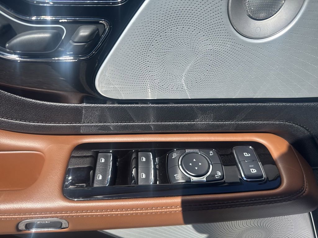 Used 2022 Lincoln Aviator Reserve w/ Equipment Group 201A AWD/4WD image 37