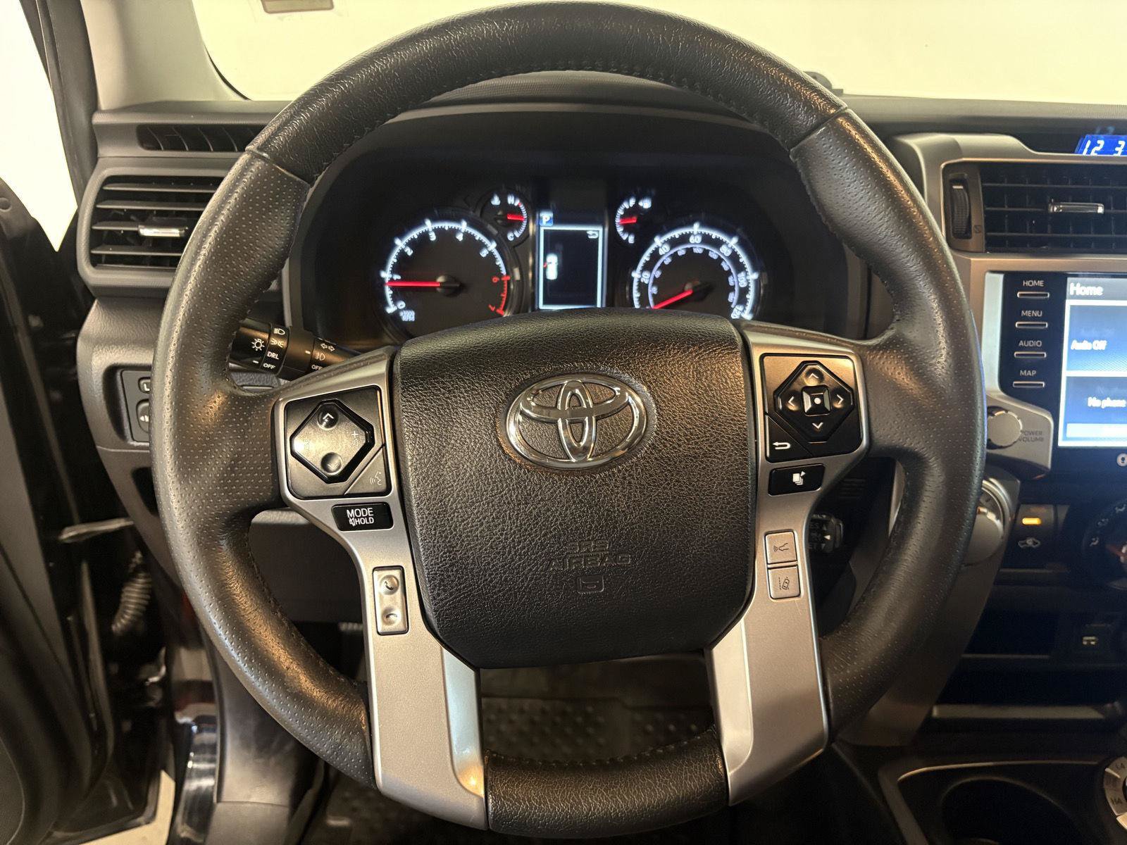 Used 2021 Toyota 4Runner SR5 Premium w/ Moonroof Package AWD/4WD image 18