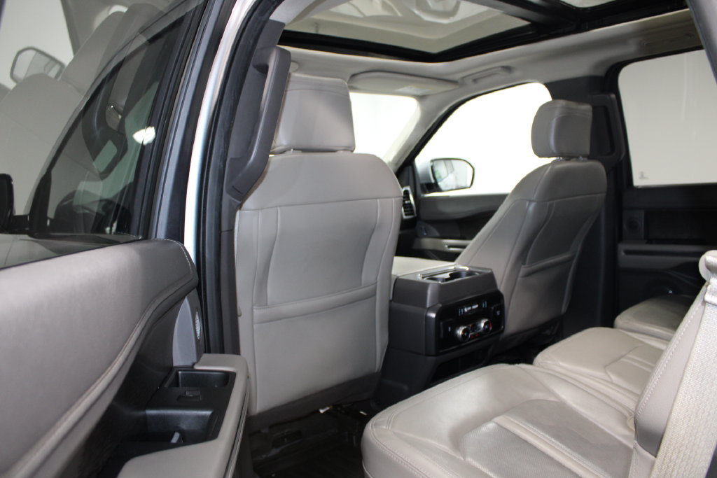 Used 2020 Ford Expedition Limited w/ Equipment Group 301A RWD image 17
