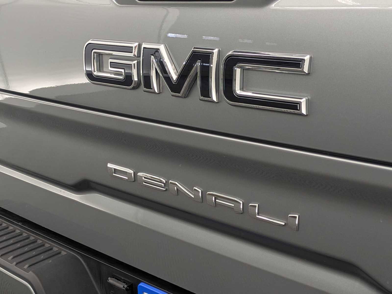 Used 2025 GMC Sierra 1500 Denali Ultimate image 14
