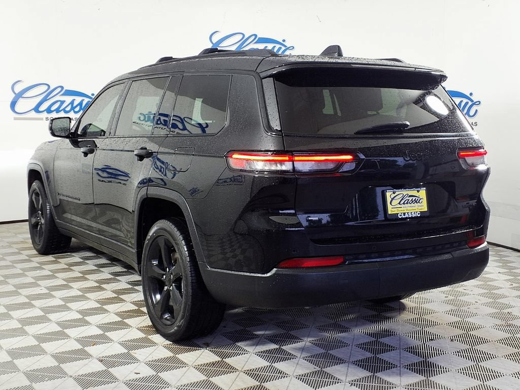 Used 2022 Jeep Grand Cherokee L Limited w/ Black Appearance Package RWD image 2
