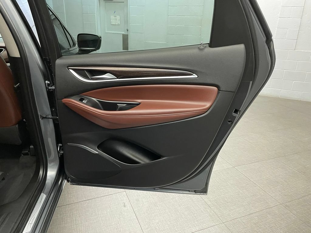Used 2020 Buick Enclave Avenir w/ Avenir Technology Package FWD image 33