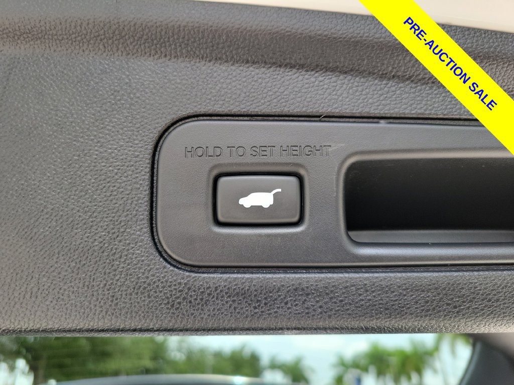 Used 2025 Acura MDX FWD image 9