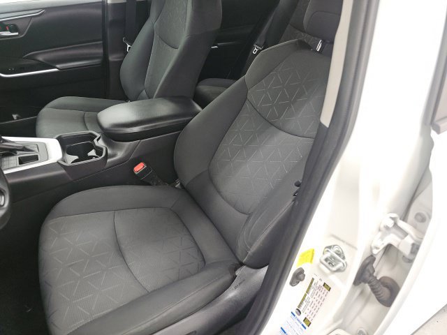 Used 2021 Toyota RAV4 XLE AWD/4WD image 15