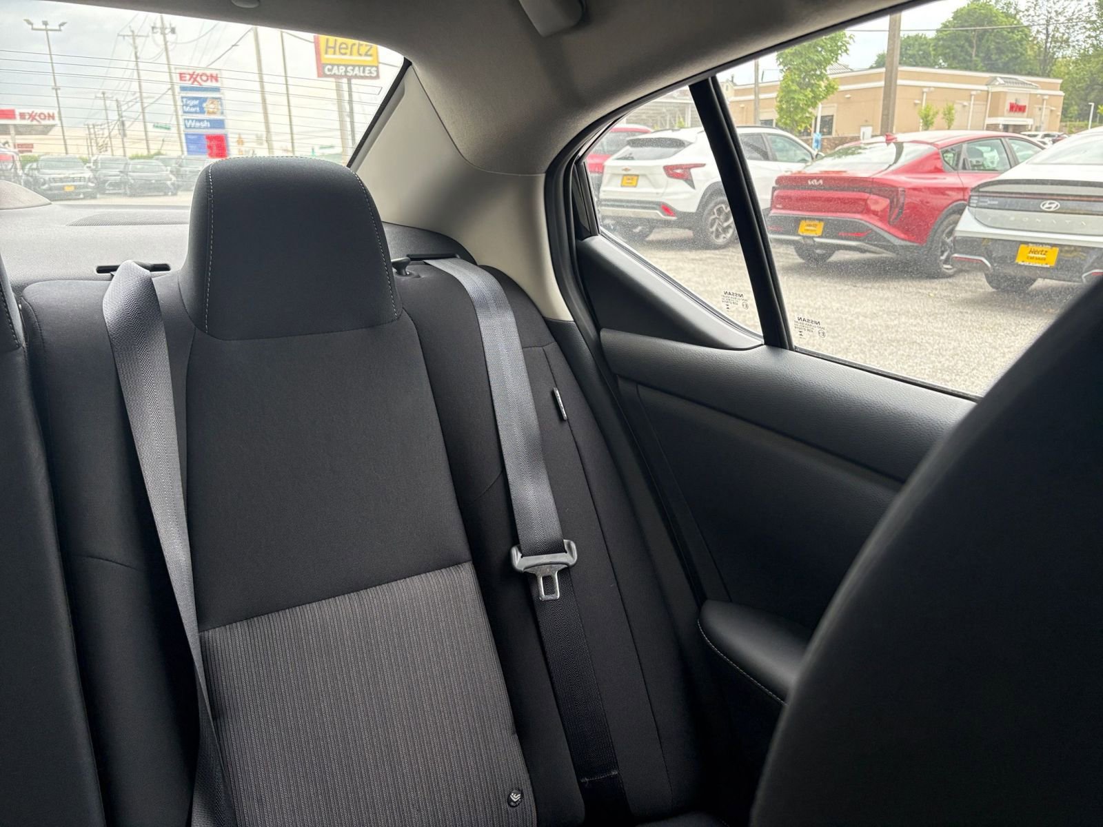 Used 2025 Nissan Sentra SV FWD image 35