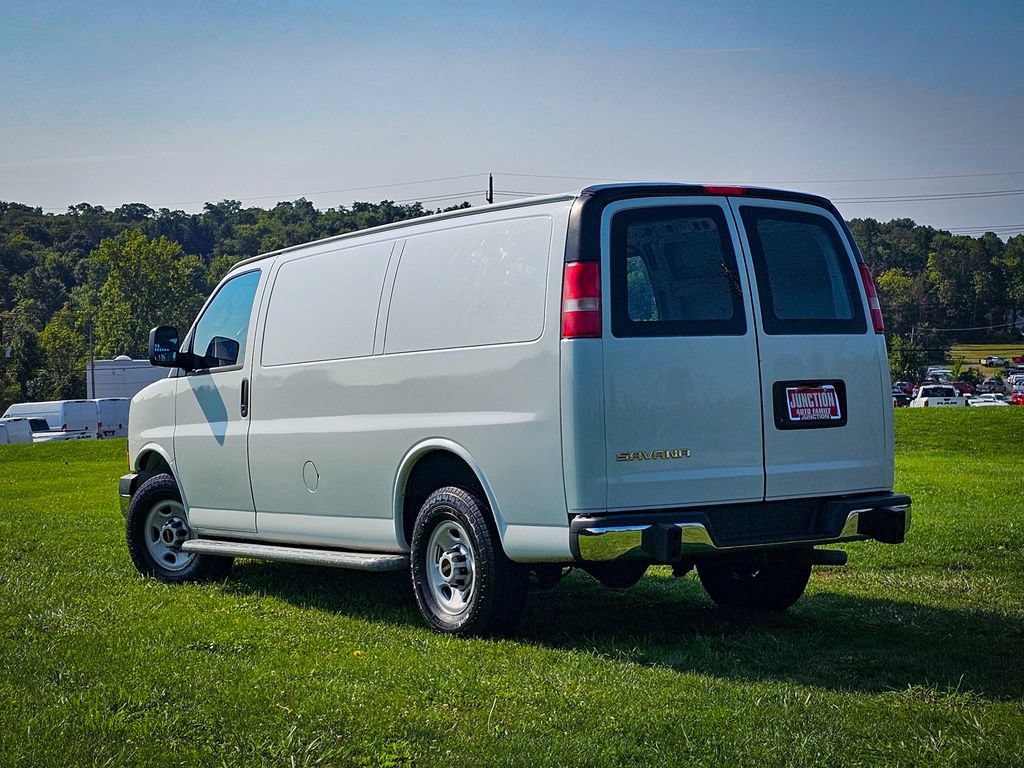 Used 2017 GMC Savana 2500 RWD image 5