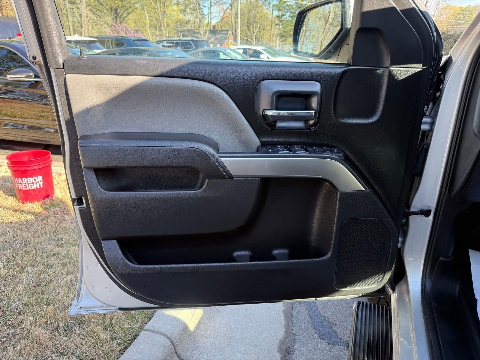 Used 2018 Chevrolet Silverado 1500 LT w/ All Star Edition AWD/4WD image 21