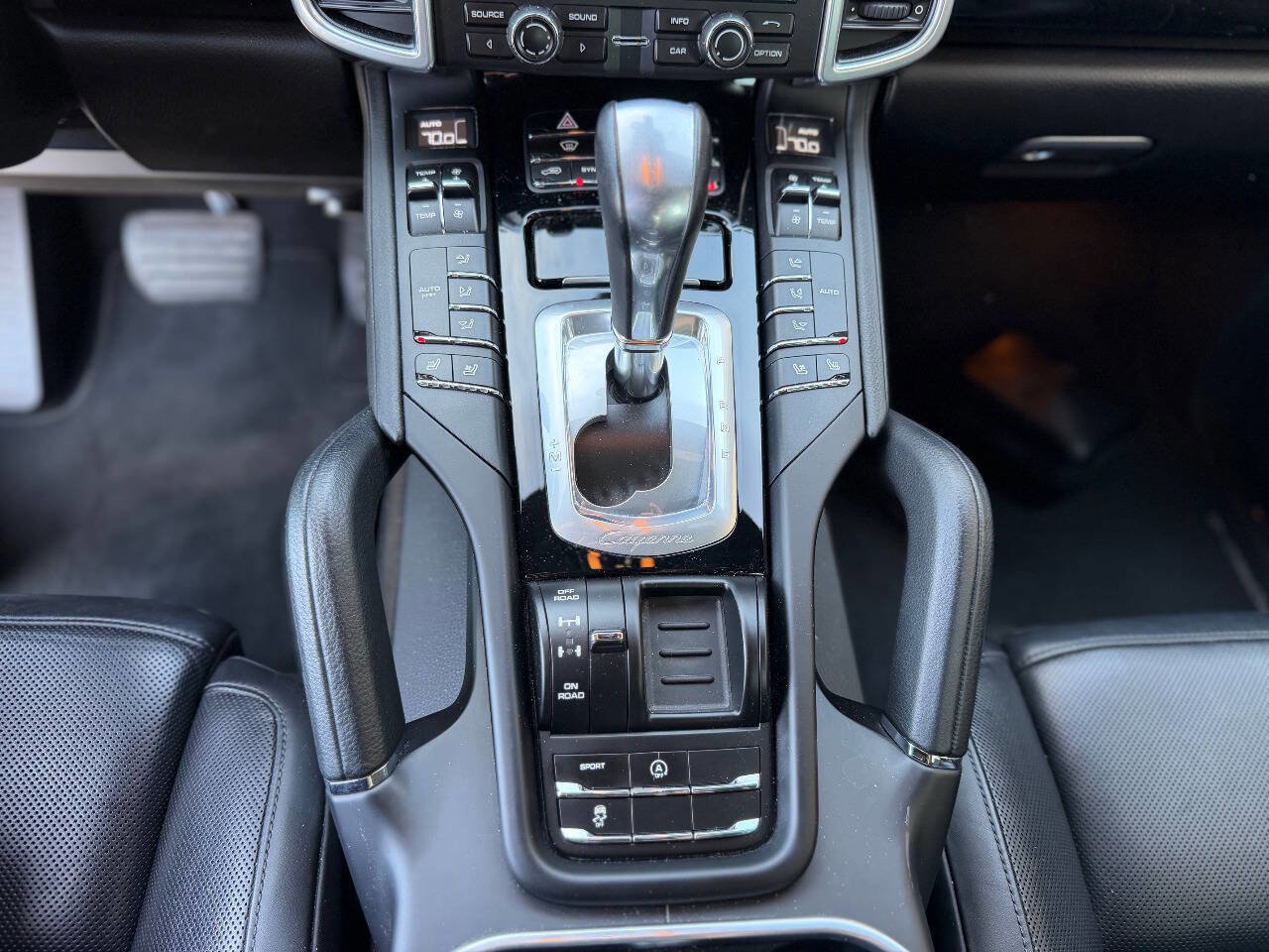 Used 2016 Porsche Cayenne image 22