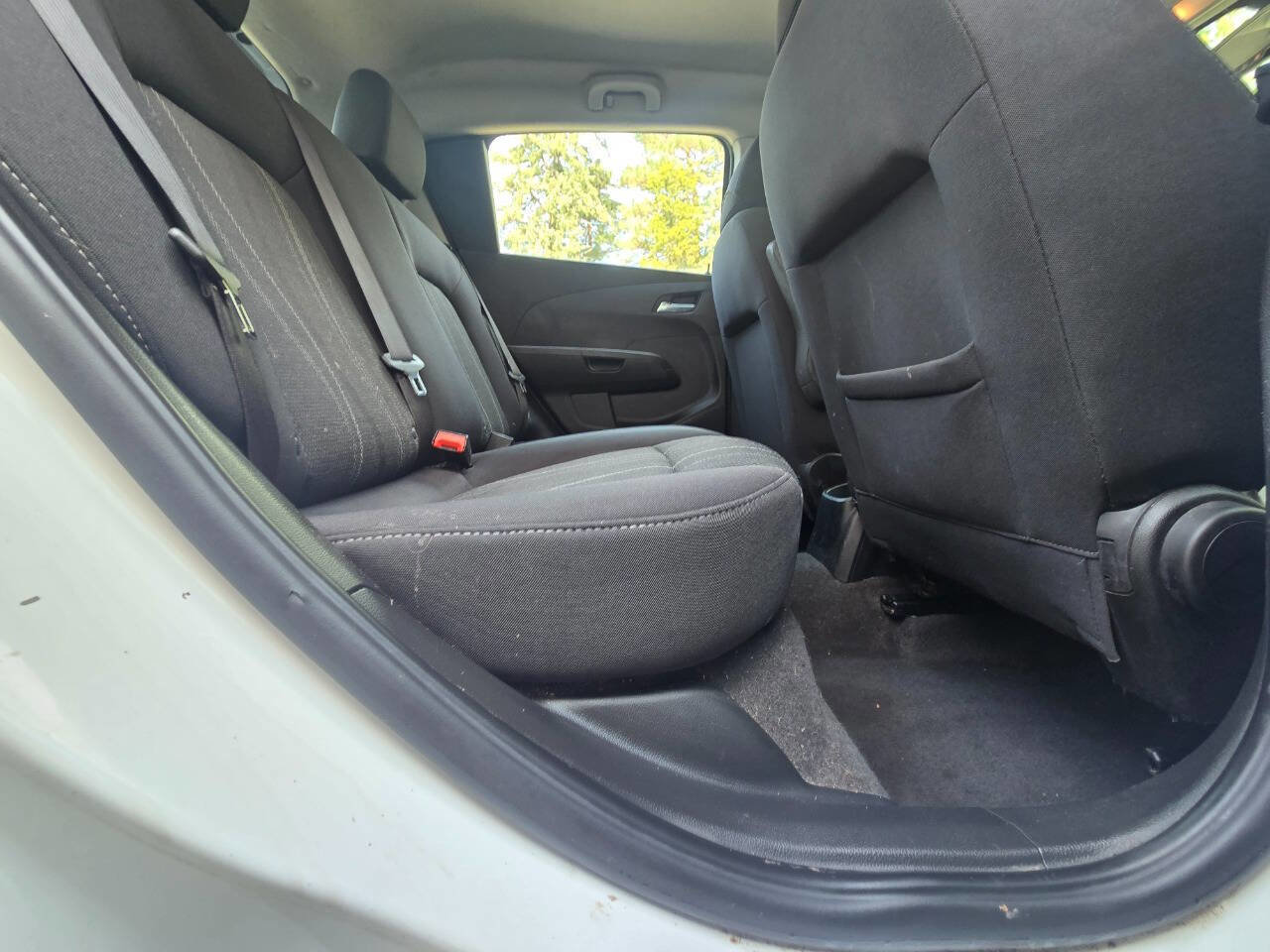 Used 2015 Chevrolet Sonic LT image 32