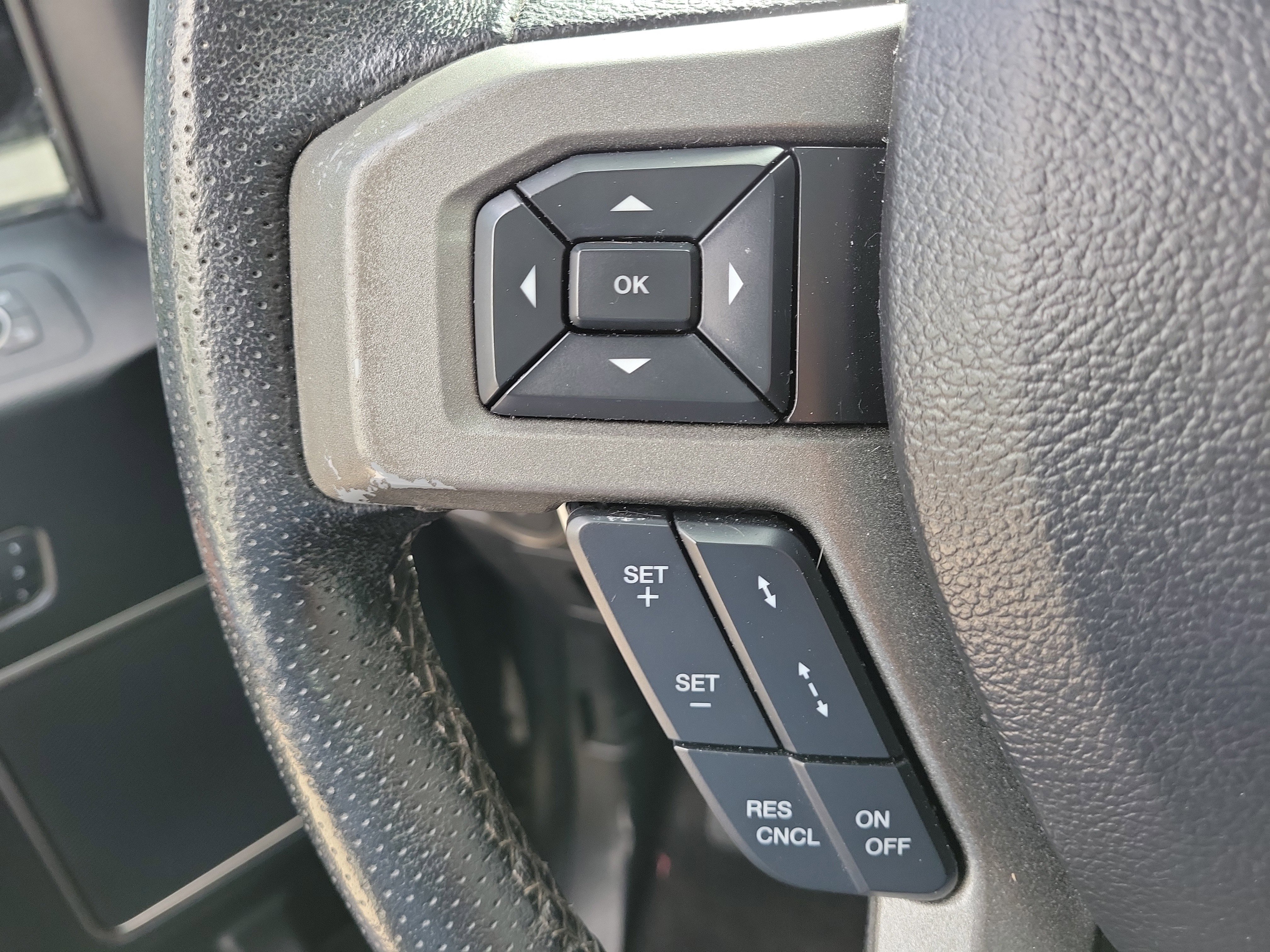 Used 2018 Ford F150 Raptor w/ Equipment Group 802A Luxury image 23