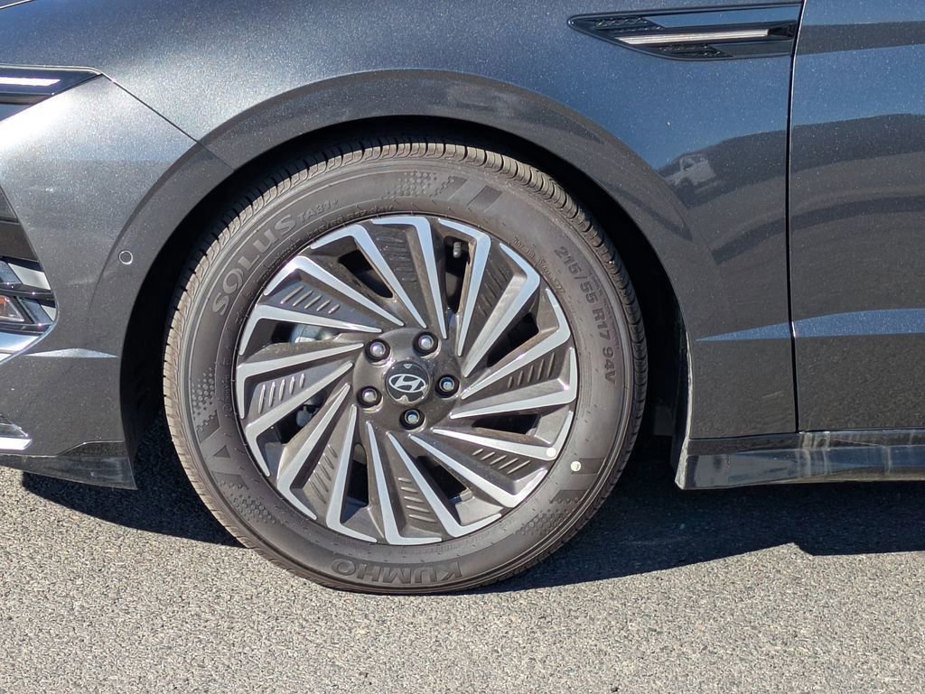 New 2025 Hyundai Sonata Limited image 11