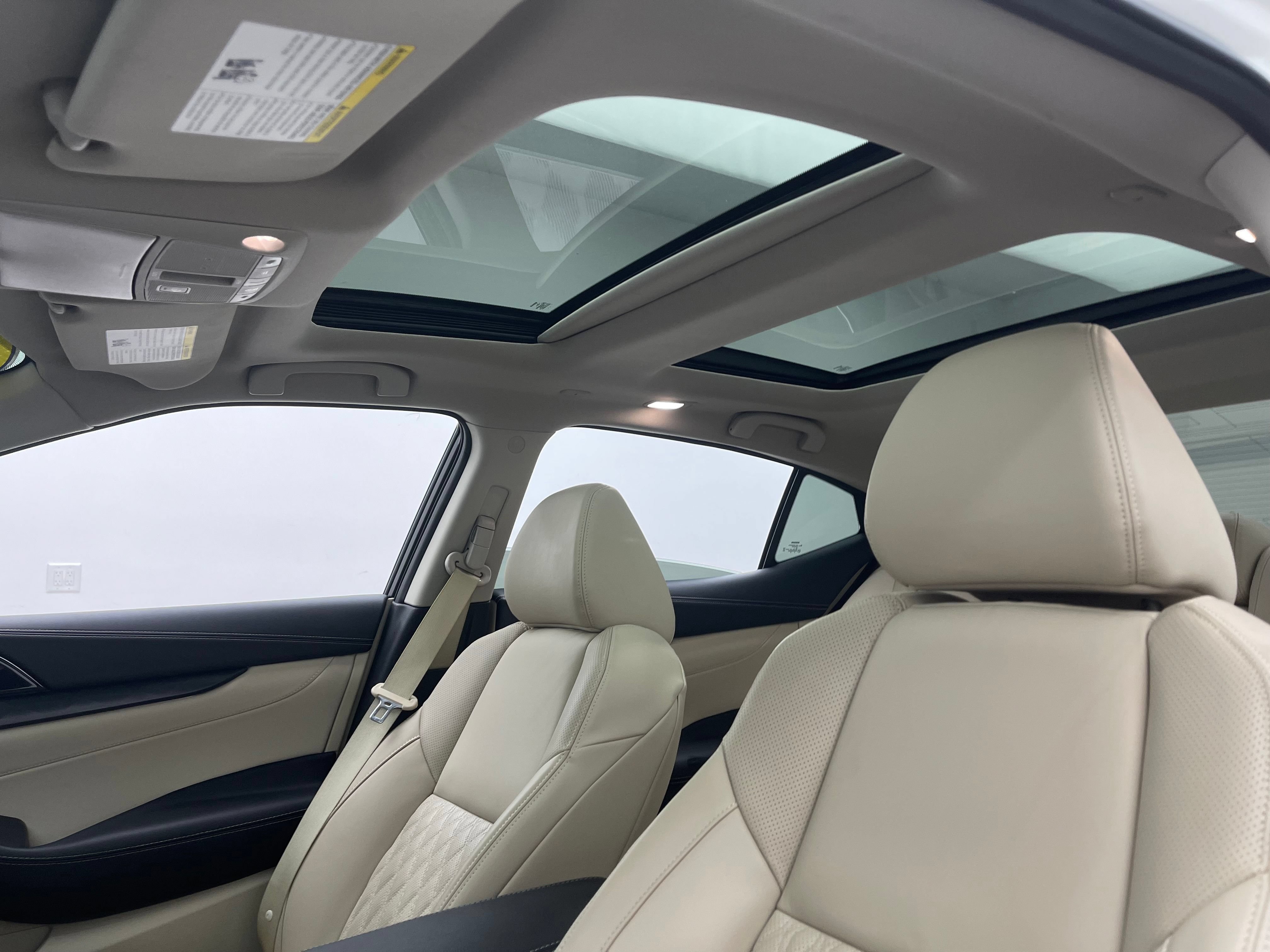Used 2023 Nissan Maxima Platinum w/ Sport Mat Group FWD image 5