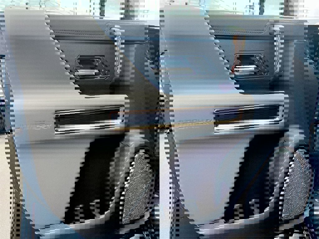 New 2025 GMC Hummer EV 2X image 19