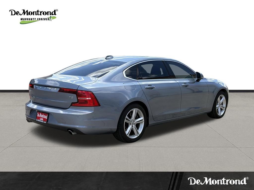 Used 2018 Volvo S90 T5 Momentum w/ Convenience Package FWD image 5