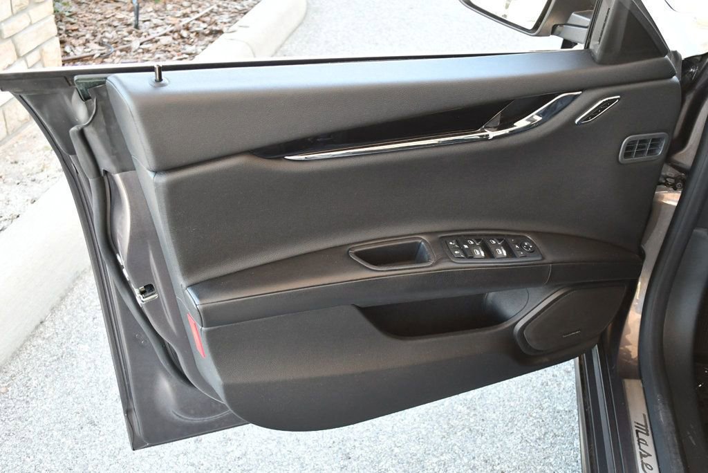 Used 2019 Maserati Quattroporte S image 38