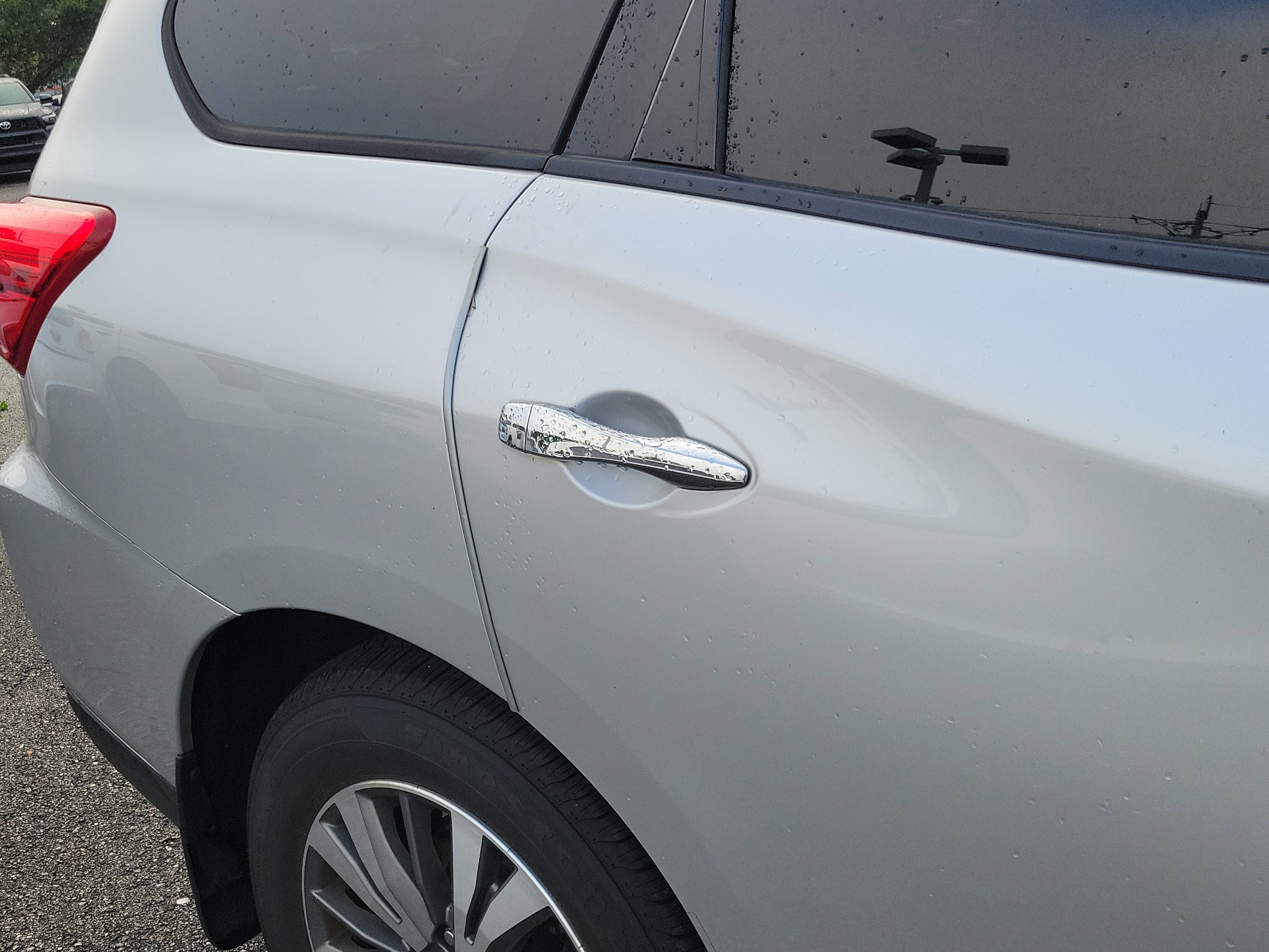 Used 2017 Nissan Pathfinder SL w/ Trailer Tow Package FWD image 13