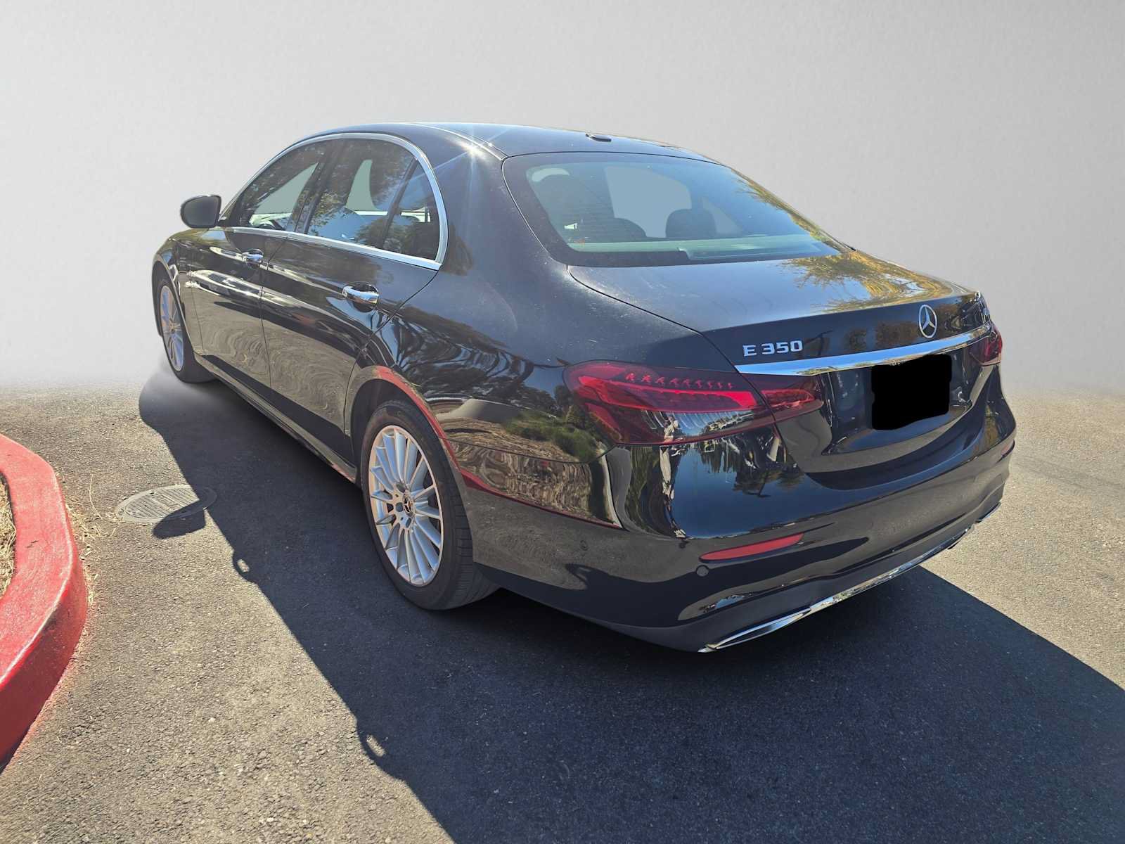 Used 2023 Mercedes-Benz E 350 4MATIC Sedan image 5