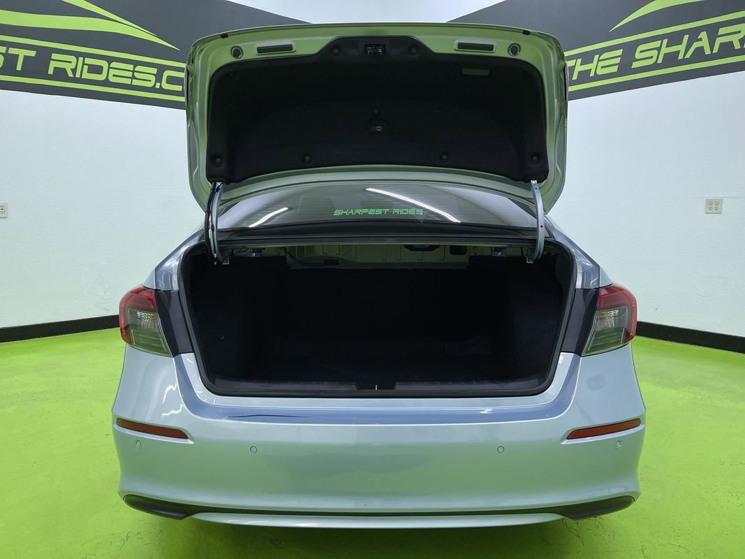 Used 2022 Honda Civic Touring image 9